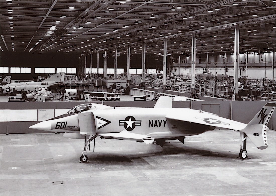 Naam: Foto 952. Mockup Grumman XFV-12. 1100 breed.jpg
Bekeken: 154
Grootte: 381,8 KB