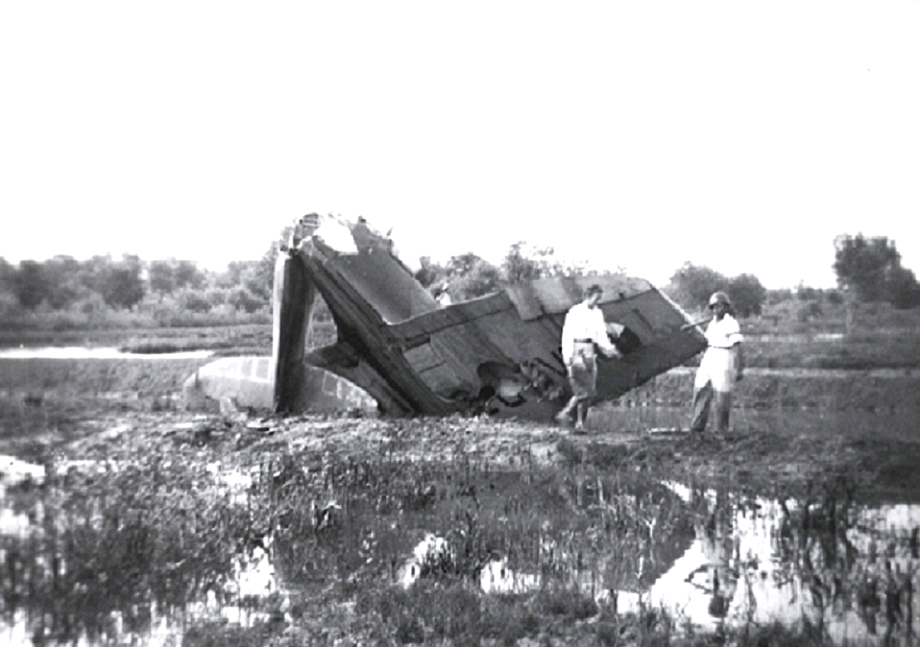 Naam: spitfire H62 crash[1].jpg
Bekeken: 9
Grootte: 393,5 KB