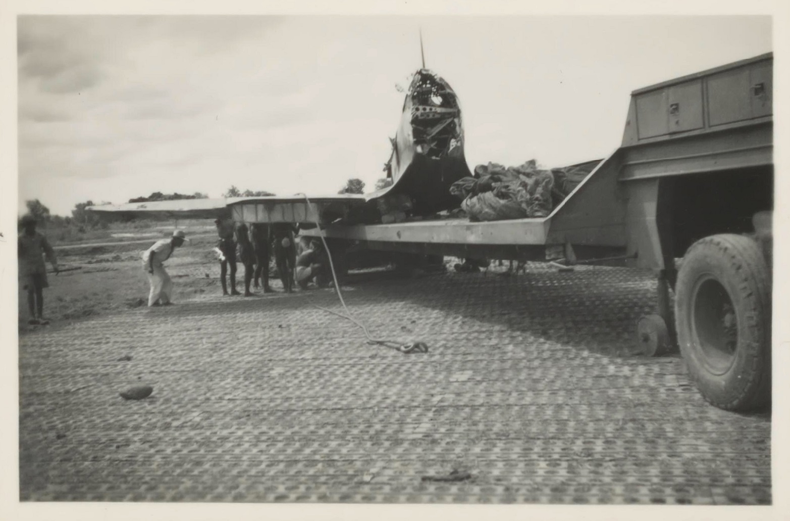 Naam: spitfire H62(mk993) rest sgt.g.noyons270149 semarang [2].jpg
Bekeken: 9
Grootte: 270,8 KB