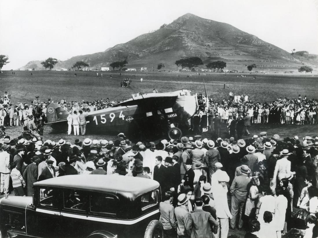 Naam: Foto 555. D-1594. Arado V 1. Lufthansa toestel op vliegveld La Laguna bij Santa Cruz de Tenerife.jpg
Bekeken: 20
Grootte: 139,9 KB