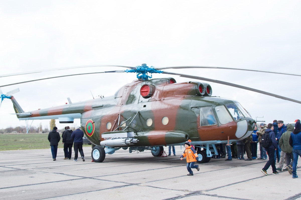 Naam: Mi-8 of the Air Force of Transnistria.jpg
Bekeken: 72
Grootte: 140,2 KB