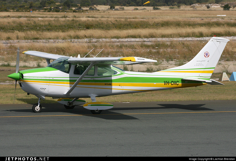 Naam: Hutt River Cessna 182!.jpg
Bekeken: 3
Grootte: 320,3 KB