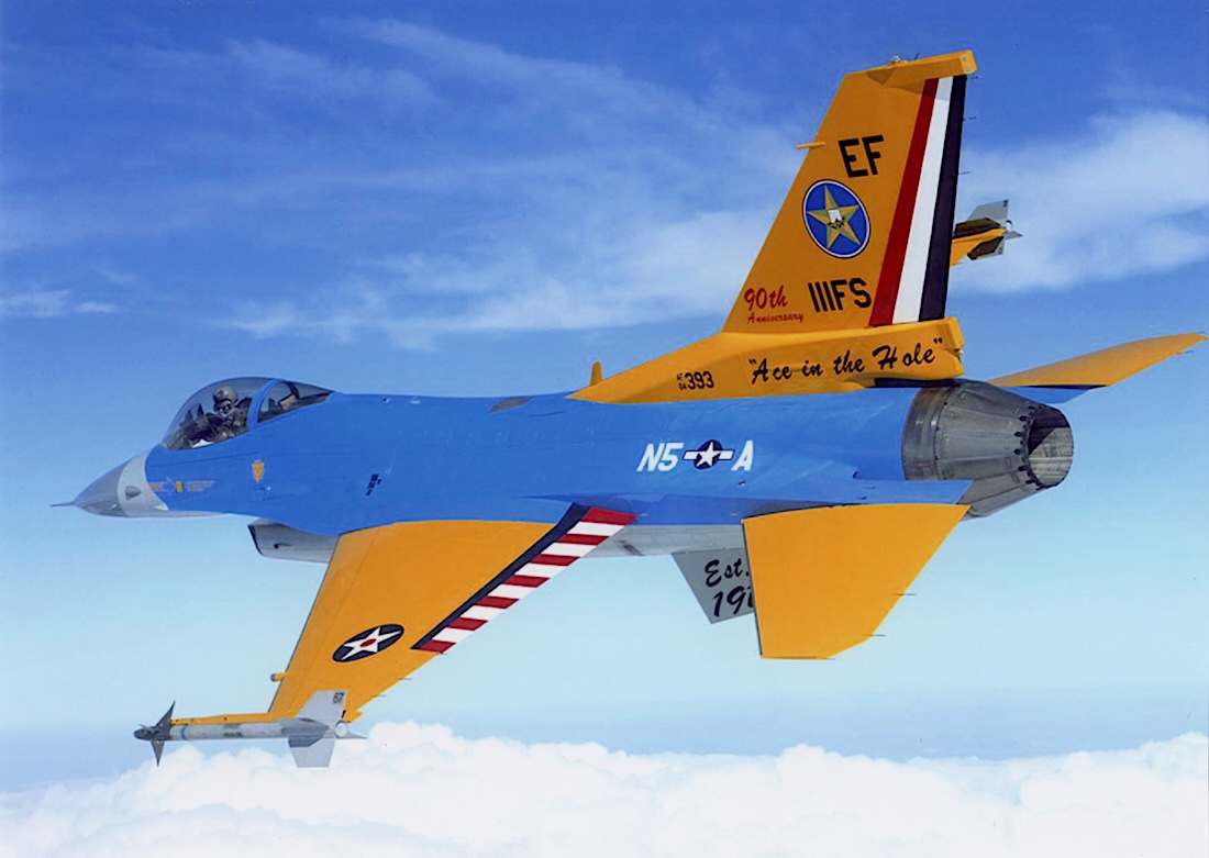 Naam: Foto 964. 84393. F-16C Block 25F. Celebration scheme for 90 years of the 111th FS. - USA 16.9.20.jpg
Bekeken: 20
Grootte: 175,0 KB