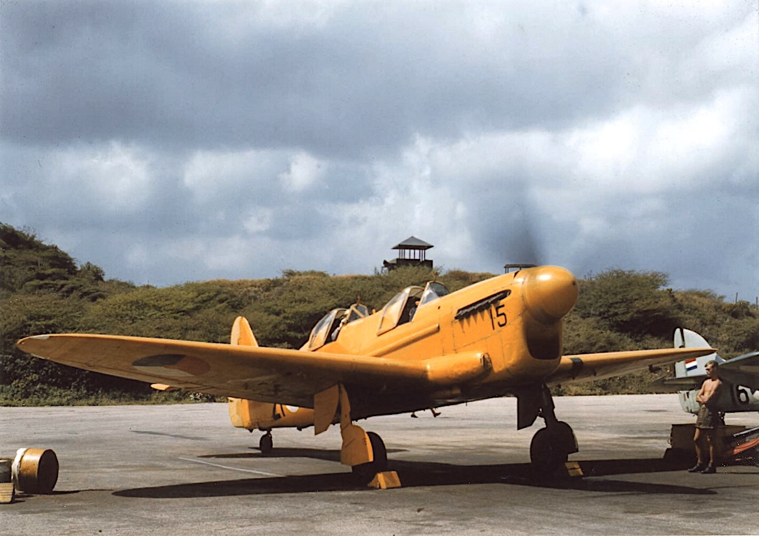 Naam: #489. 21-15 (= U-15, daarvoor L-15). Firefly-trainer.jpg
Bekeken: 62
Grootte: 258,3 KB