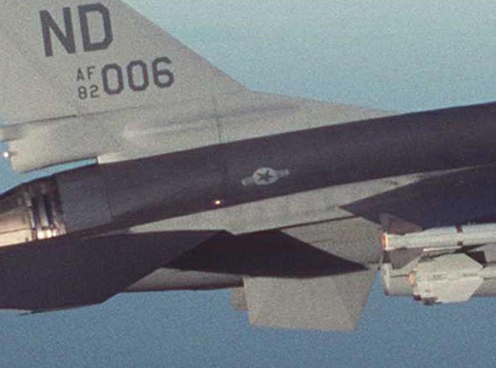 Naam: a F-16side+bottom_1.jpg
Bekeken: 36
Grootte: 76,3 KB