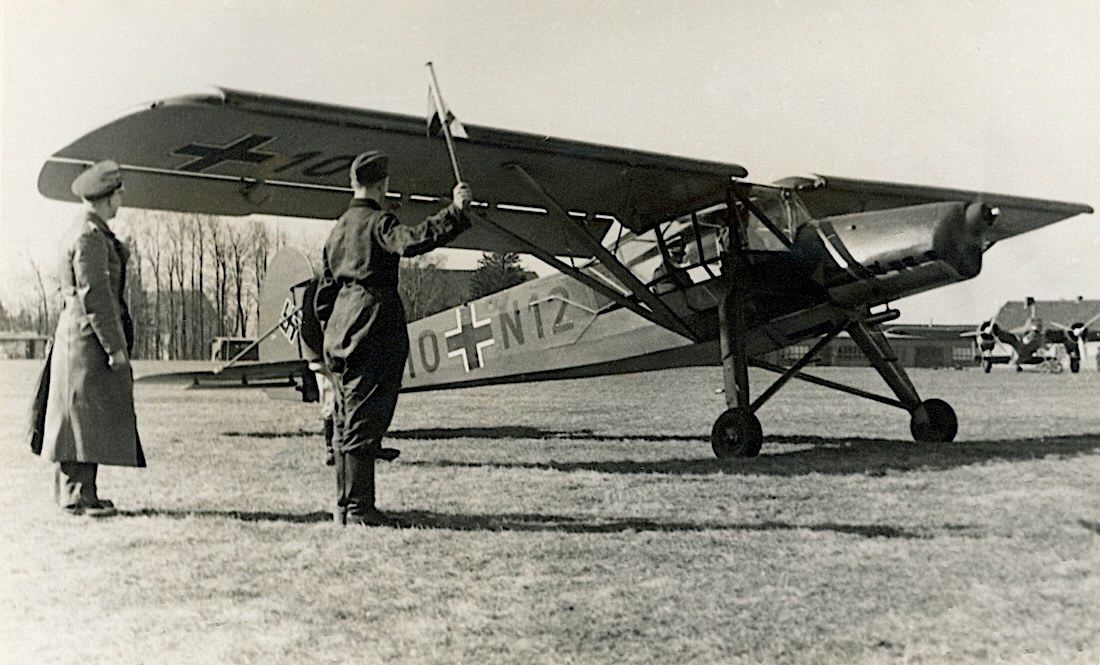Naam: Foto 694. 10+N12. Fieseler Fi 156 Storch - 30.5.2024 (map 1). 20240530_0025.jpg
Bekeken: 32
Grootte: 264,9 KB