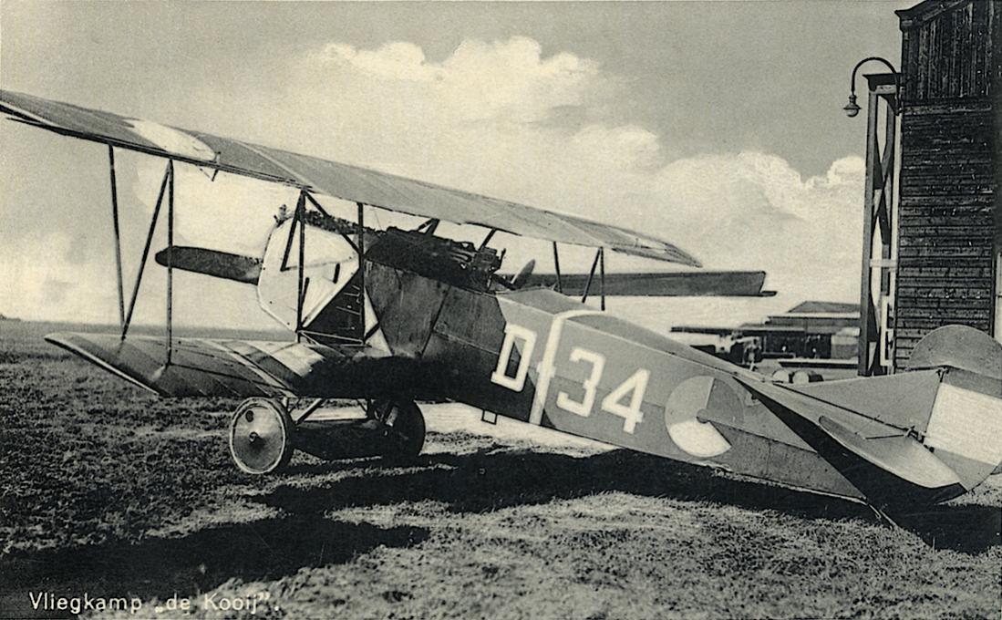 Naam: Kaart 922. D-34. Fokker D.VII. Vliegkamp 'de Kooij'. 1100 breed.jpg
Bekeken: 20
Grootte: 139,7 KB