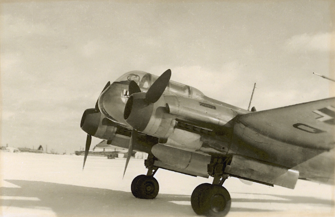 Naam: Foto 696. Arado Ar 240 - map 09.12.2024.0001 - 1100 breed.jpg
Bekeken: 20
Grootte: 217,9 KB