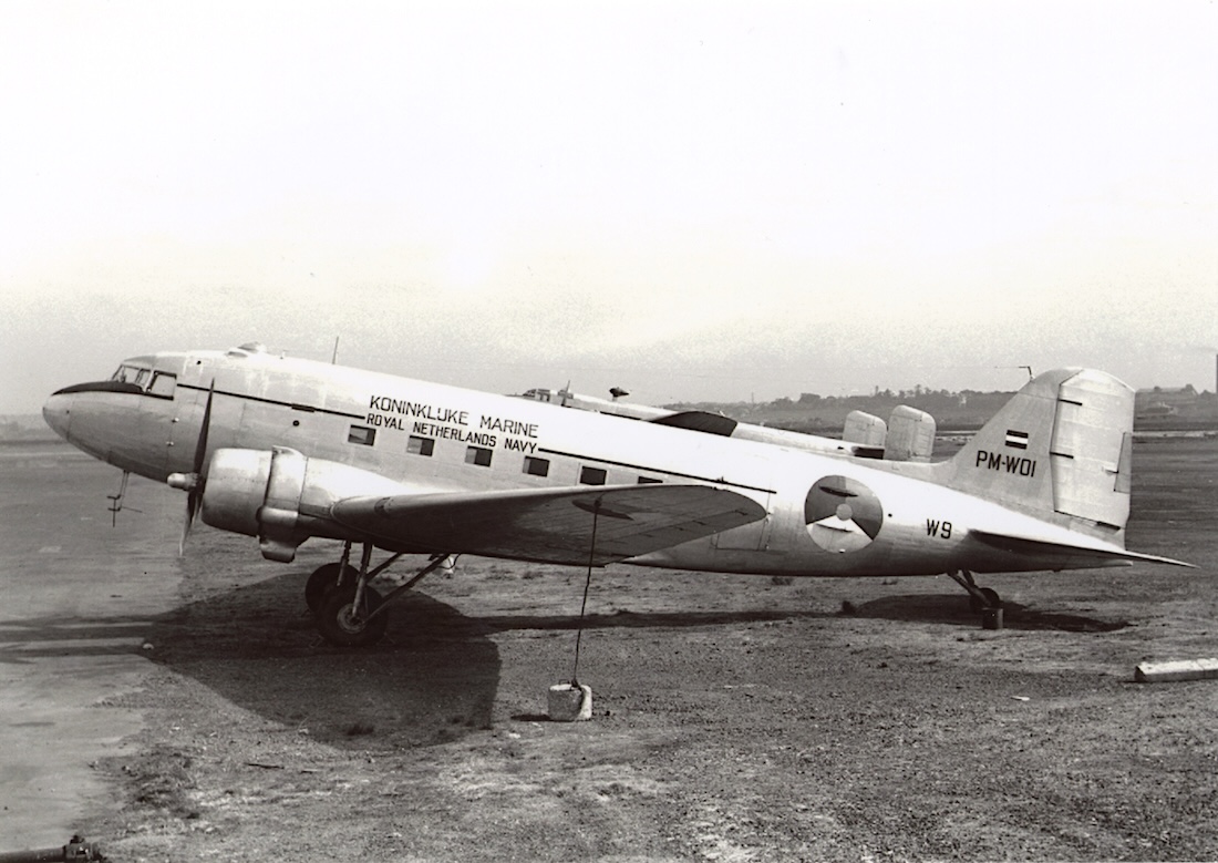 Naam: #498. W9 (42-23537). Douglas C-47A-20-DL Dakota. In dienst MLD van 01-01-1946 tot 07-10-1950 - .jpeg
Bekeken: 61
Grootte: 247,8 KB