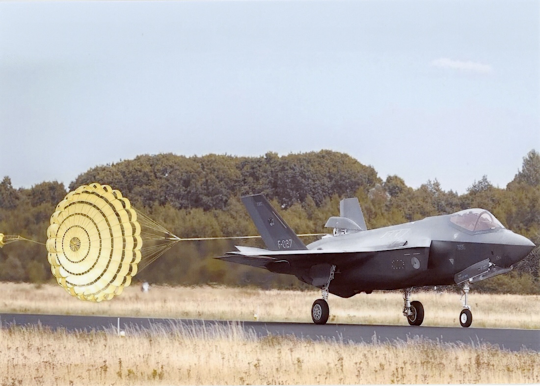 Naam: Foto 416. F-027. Lockheed Martin F-35A Lightning II - 1100 breed.jpg
Bekeken: 100
Grootte: 250,9 KB