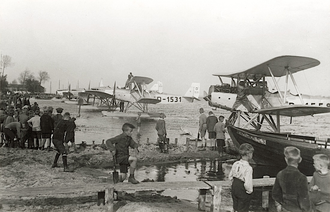 Naam: Foto 559. D-1531. Heinkel HD 24b van de DVS (Deutsche Verkehrsfliegerschule). c:n 284. Vernietig.jpg
Bekeken: 83
Grootte: 284,9 KB