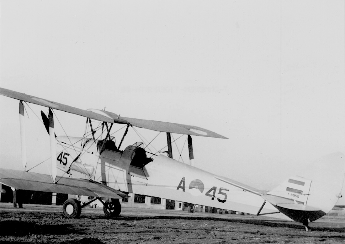 Naam: Foto 419. A-45 (Engelse reg. T. 6955). De Havilland DH-82 Tiger Moth - map nl div. 0014 - 1100 b.jpg
Bekeken: 18
Grootte: 184,6 KB