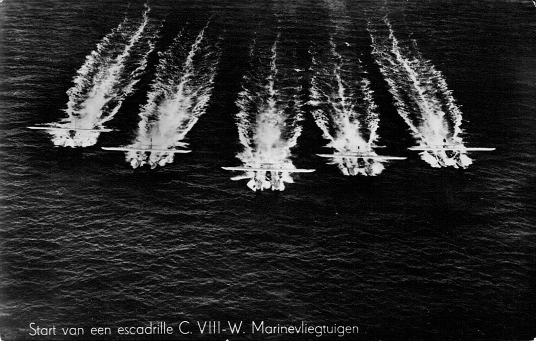 Naam: Kaart 15. Start escadrille C. VIII.W.jpeg
Bekeken: 1834
Grootte: 289,2 KB