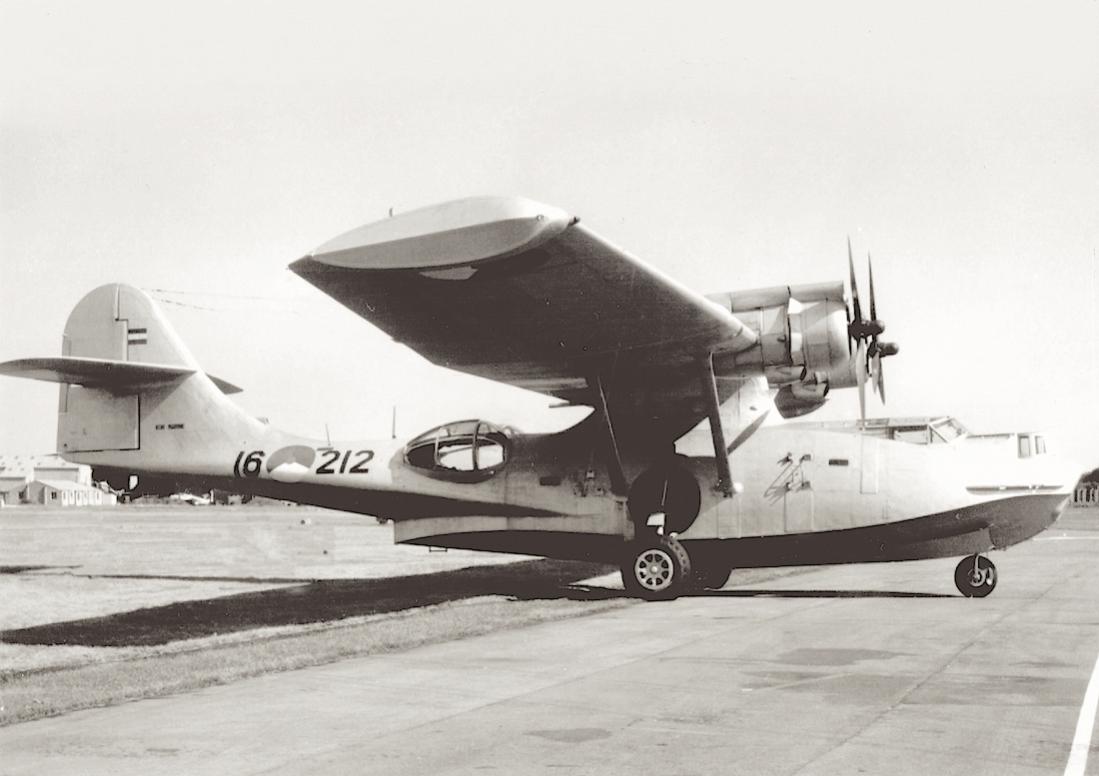 Naam: #376. '16-212' (= 'P-212'). Consolidated PBY-5A Catalina. 1100 breed.jpg
Bekeken: 411
Grootte: 69,5 KB