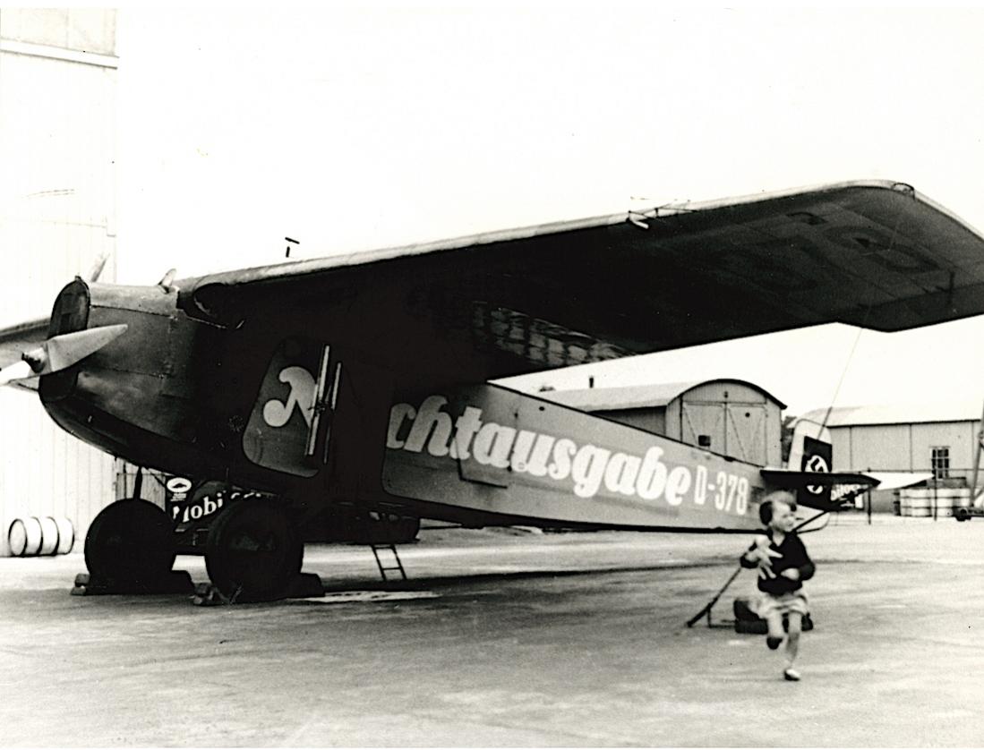 Naam: Foto 533. D-378. Fokker-Grulich F.III:mei 1928 F.IIIc. 1100 breed.jpg
Bekeken: 165
Grootte: 89,6 KB