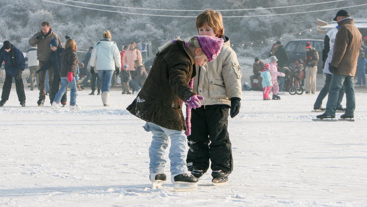 Naam: schaatspret-ijsbaan-oostvoorne-kopie.1920x0.jpg
Bekeken: 336
Grootte: 183,2 KB