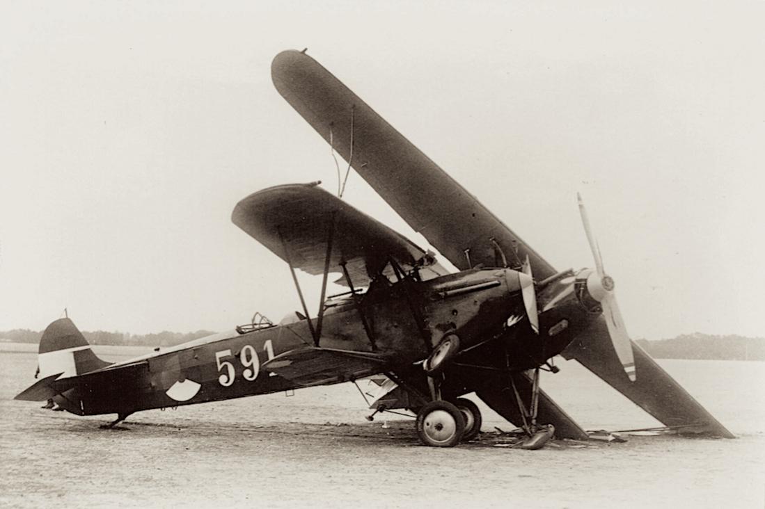 Naam: Foto 96. Botsing Fokker C.Vd '591' met C.VI '609' op 12.06.36?, kopie 1100.jpg
Bekeken: 732
Grootte: 71,2 KB