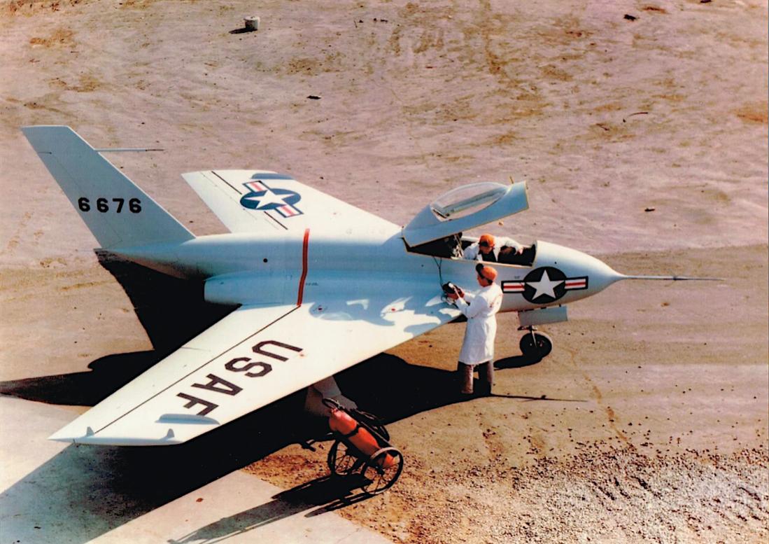 Naam: Foto 472. Northrop X-4 Bantam, kopie 1100.jpg
Bekeken: 581
Grootte: 131,2 KB