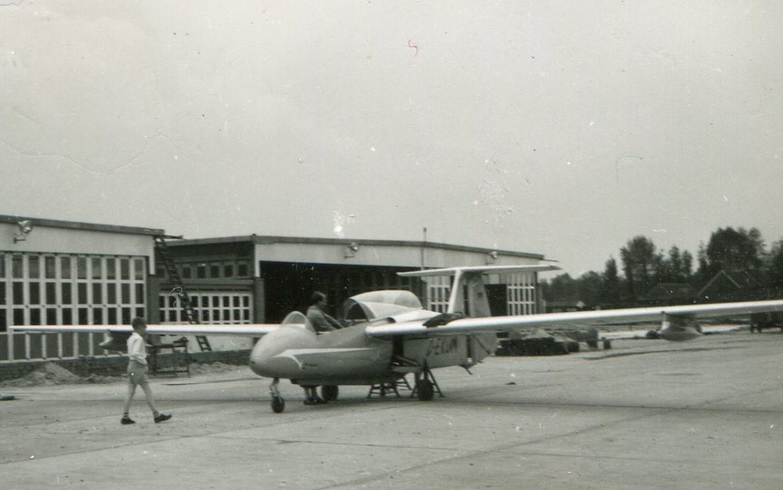 Naam: Rhein-West-Flug RW-3 (1957).jpg
Bekeken: 696
Grootte: 109,8 KB