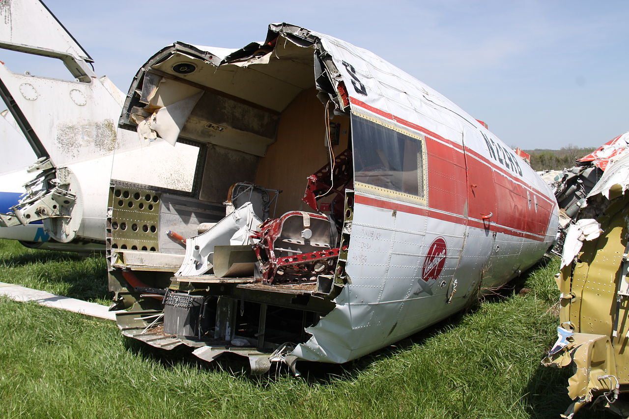 Naam: N22RB_Douglas_DC-3_Vintage_(9140880231).jpg
Bekeken: 1884
Grootte: 255,2 KB