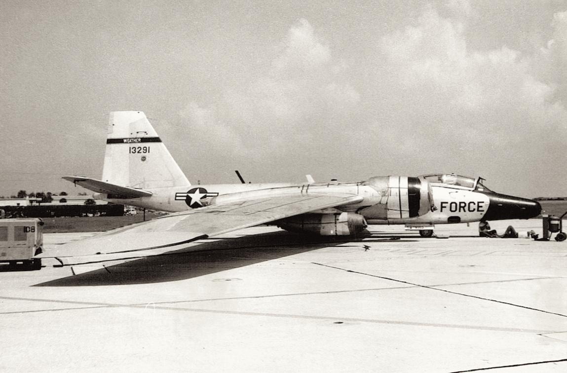 Naam: Foto 2. 58th WRS, Martin RB-57F, 63-13291.jpg
Bekeken: 7990
Grootte: 105,9 KB