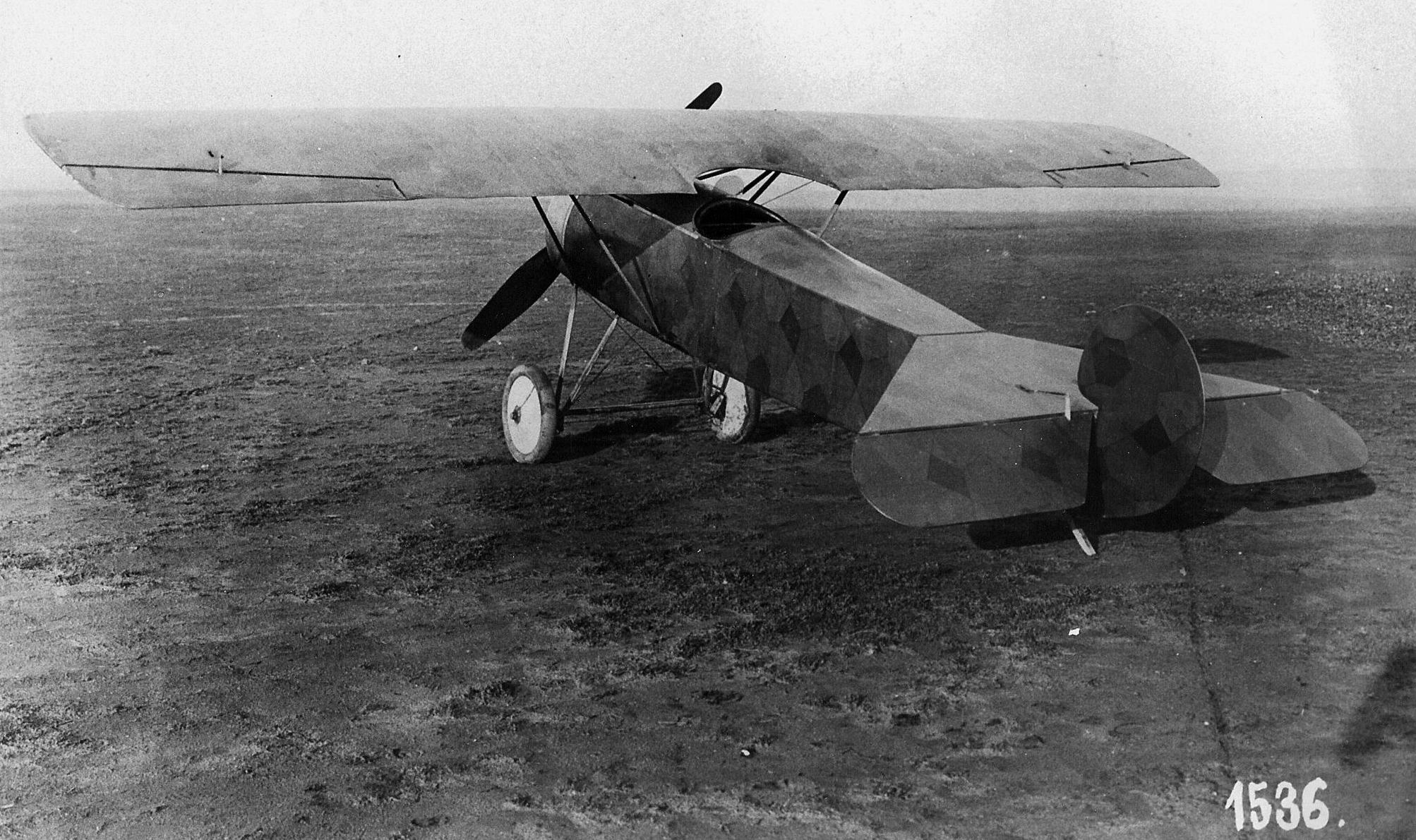 Naam: Fokker V.39 1536.jpg
Bekeken: 492
Grootte: 440,7 KB