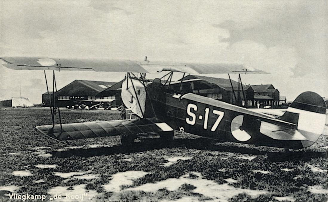 Naam: Kaart 917. Ontrasterde kaart. S-17. Fokker S-III. Vliegkamp 'de Kooij'. 1100 breed.jpg
Bekeken: 630
Grootte: 127,4 KB