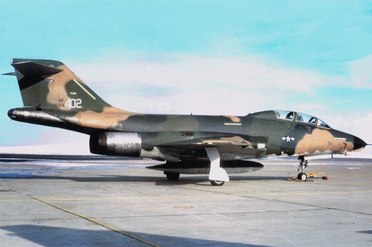 Naam: Foto 432.  '59-0402'. McDonnell F-101B-115-MC Voodoo, kopie.jpg
Bekeken: 441
Grootte: 82,9 KB