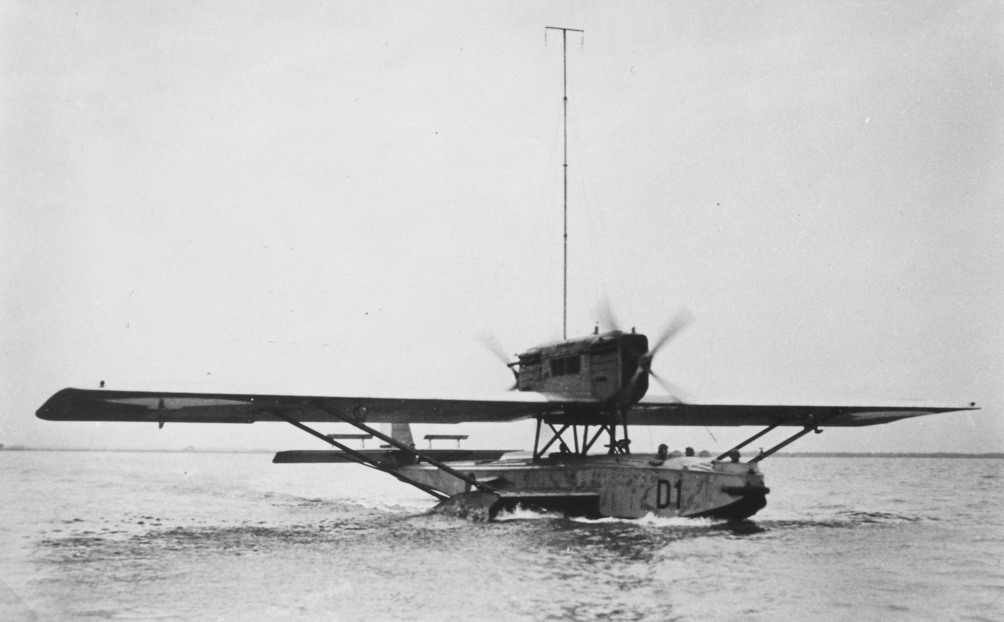 Naam: Dornier Wal D-1 radio - kopie.jpg
Bekeken: 449
Grootte: 465,3 KB