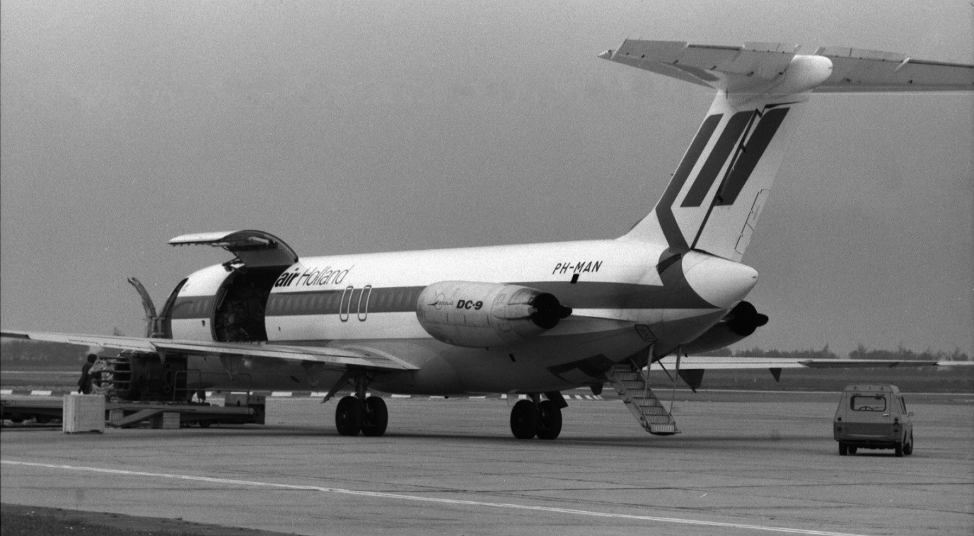 Naam: 88. PH-MAN Douglas DC-9-33, Martinair.jpg
Bekeken: 570
Grootte: 255,0 KB