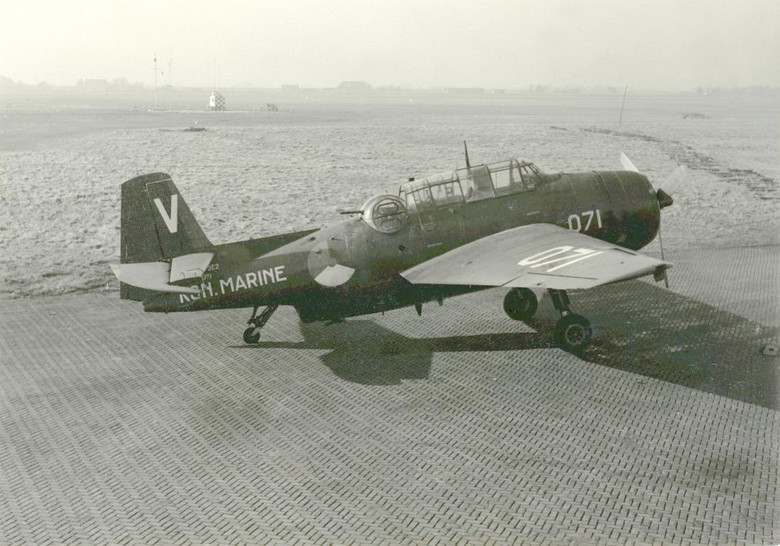 Naam: #361. '071' (eerder U-29). Grumman TBM-3E2 Avenger. 1100 breed.jpg
Bekeken: 1407
Grootte: 131,9 KB