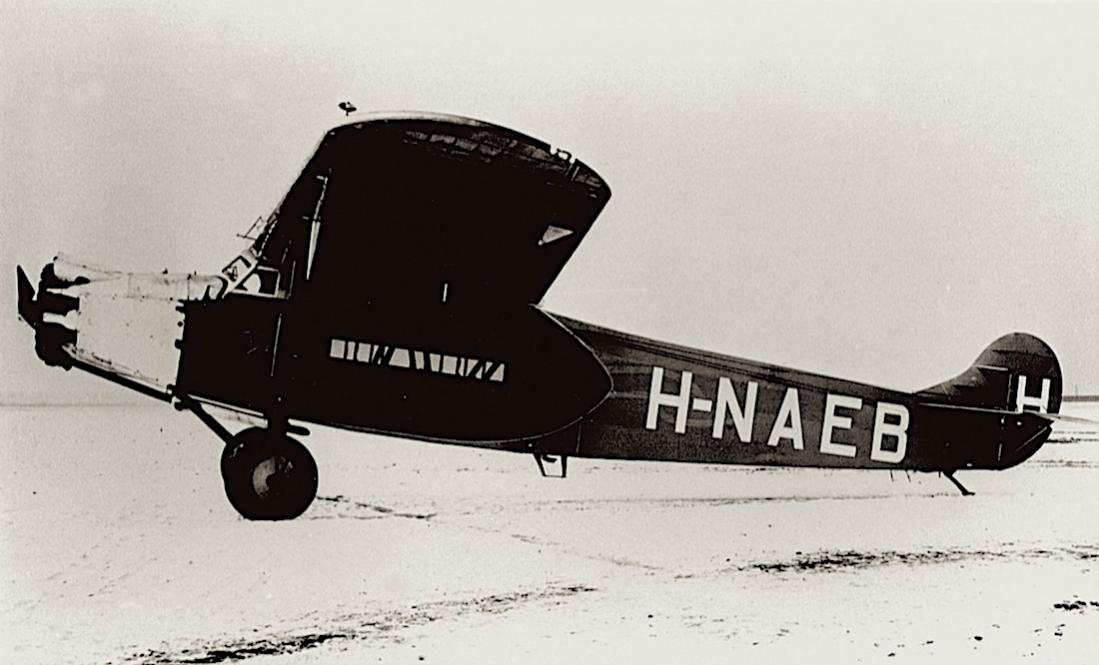 Naam: Foto 186. H-NAEB:PH-AEB. Fokker F.VIIa, kopie 1100.jpg
Bekeken: 947
Grootte: 74,4 KB