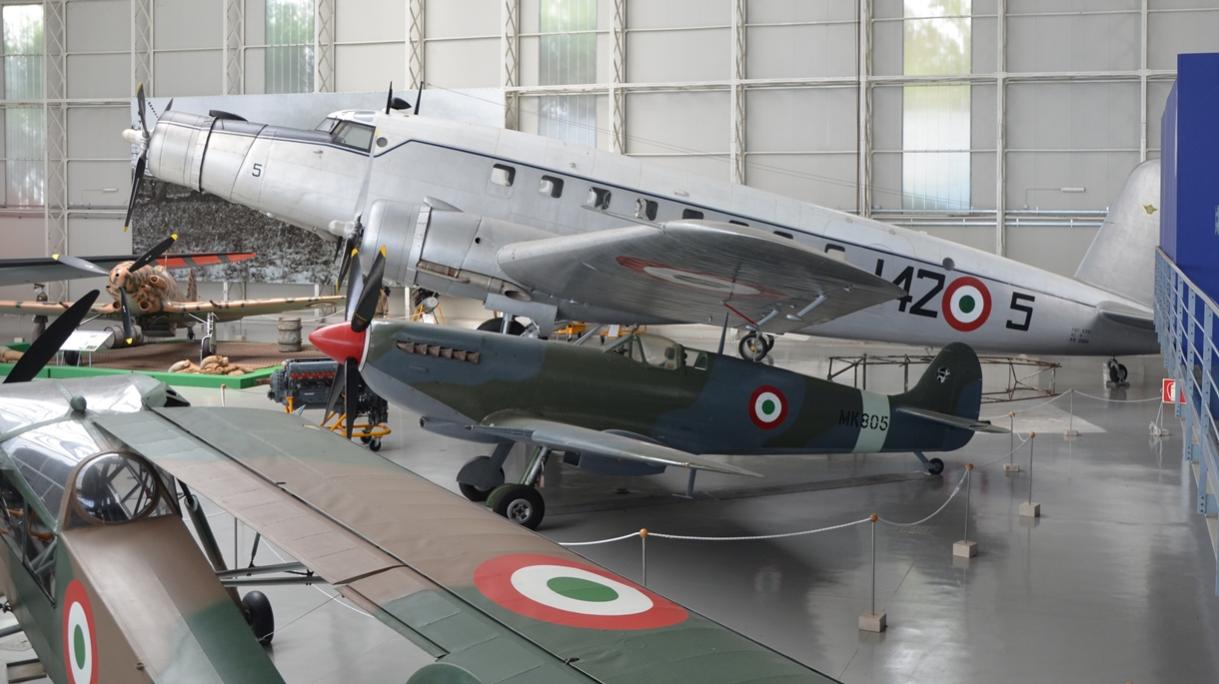 Naam: DSC_5761 Fiat G212 cn.19.jpg
Bekeken: 414
Grootte: 98,9 KB