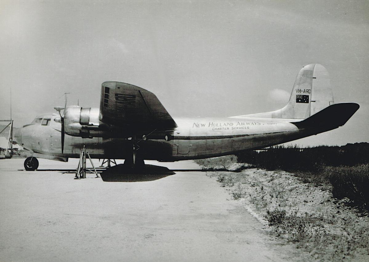 Naam: VH-ARD 'Bali Clipper'. Douglas DC-5-511 (C:n 426. PH-AXB  'Boschduif', veranderd in PH-AXG. Beid.jpg
Bekeken: 996
Grootte: 109,2 KB