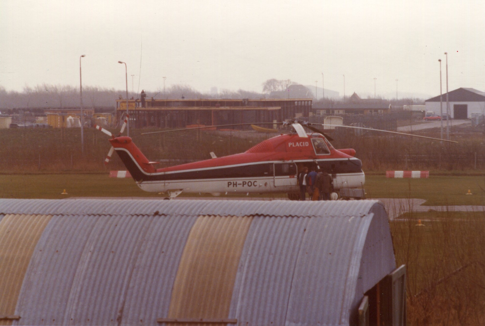 Naam: Den Helder , april 1977 (2).jpg
Bekeken: 3405
Grootte: 271,9 KB