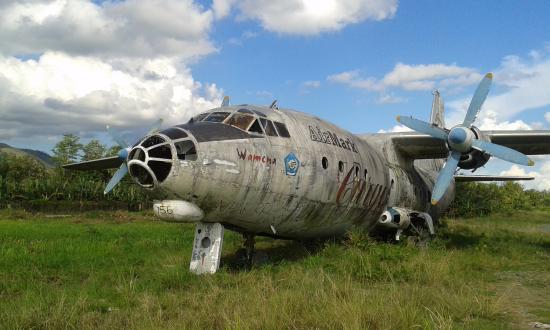 Naam: An 12 - Sentani airport..jpg
Bekeken: 400
Grootte: 32,1 KB