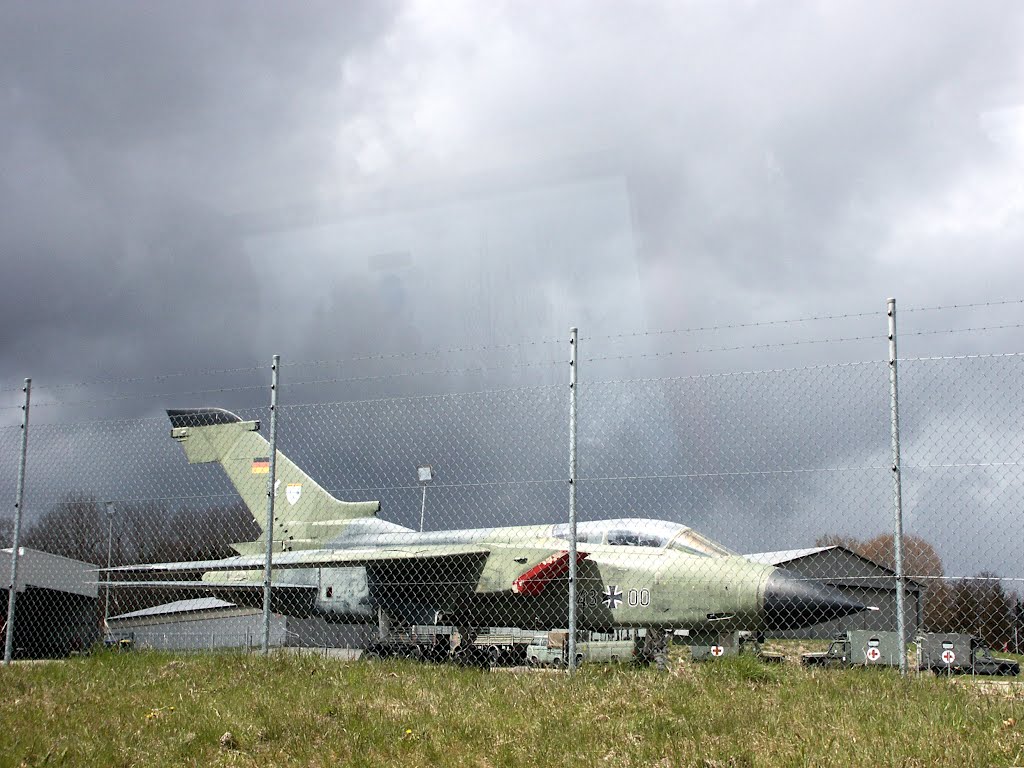 Naam: Tornado - Stetten am Kalten Markt..jpg
Bekeken: 679
Grootte: 142,1 KB