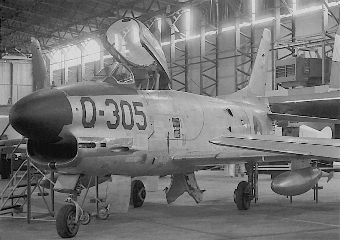 Naam: Foto 388. Q-305. North American F-86K Sabre. 1100 breed.jpeg
Bekeken: 311
Grootte: 283,5 KB