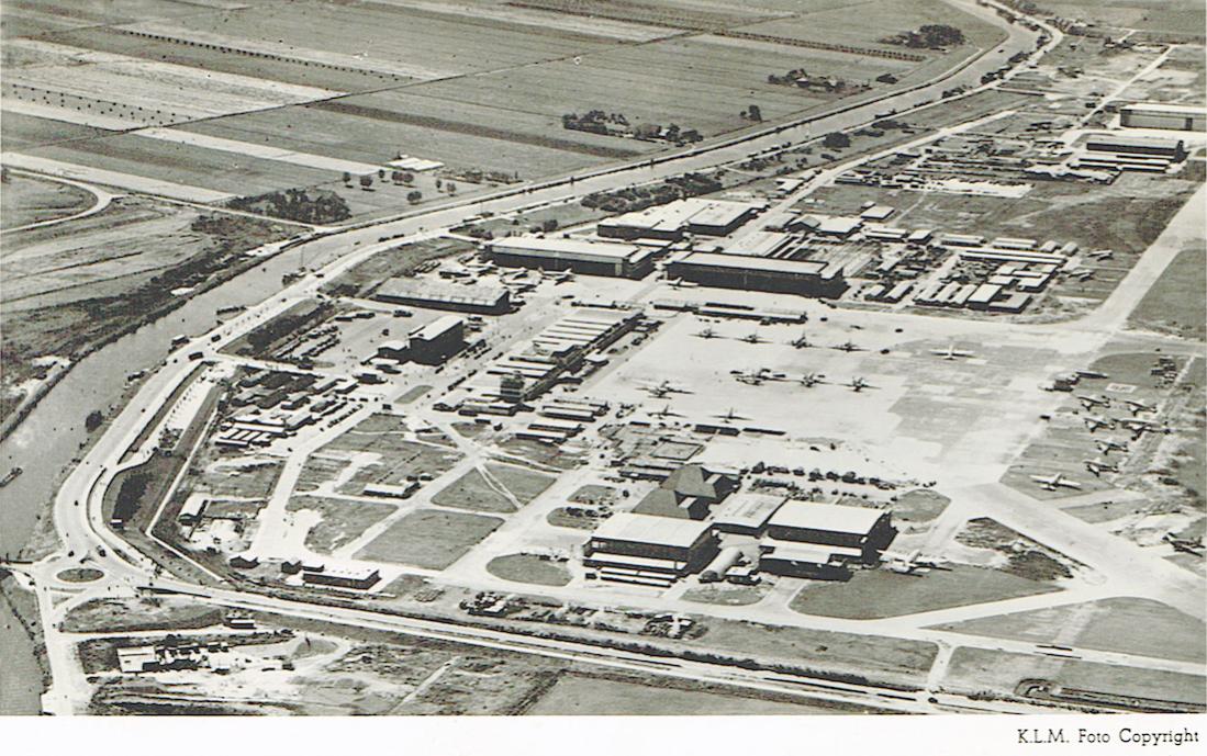 Naam: Kaart 771. Gestempeld 1951. Luchtfoto Schiphol. 1100 breed.jpg
Bekeken: 1031
Grootte: 165,6 KB