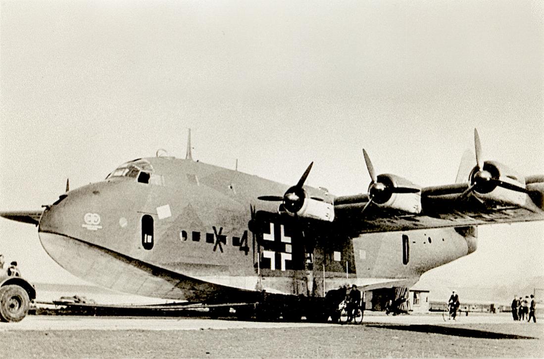 Naam: Foto 543. Blohm & Voss BV 222 %22Wiking%22 (Deutsch %22Viking%22). 1100 breed.jpg
Bekeken: 904
Grootte: 117,8 KB