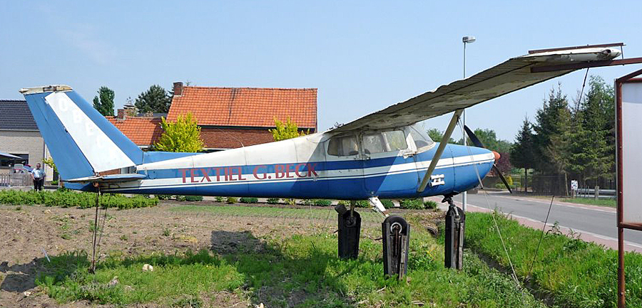 Naam: Cessna 172A - Stekene..jpg
Bekeken: 196
Grootte: 425,0 KB