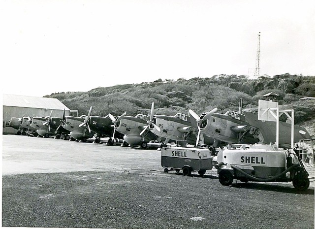 Naam: 20  Hato Avenger platform met Shell tuk tuk, 1959 .jpg
Bekeken: 844
Grootte: 100,9 KB