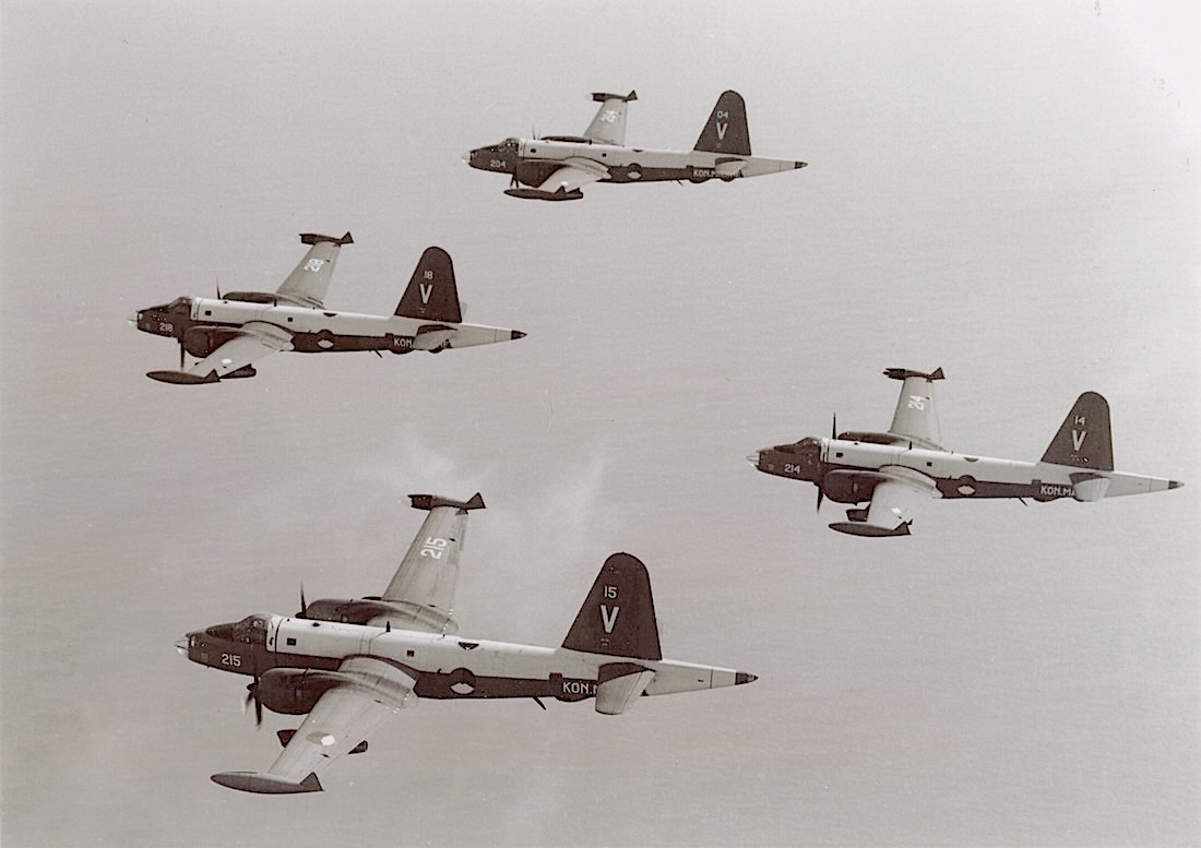 Naam: #488. - 204, 214, 215, 218. Neptune formatie. 1100 breed.jpg
Bekeken: 141
Grootte: 186,4 KB