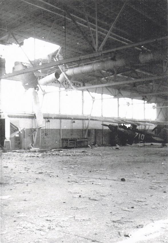 Naam: Foto 82. '710' in hangar 4 te Bergen, kopie.jpg
Bekeken: 723
Grootte: 77,9 KB