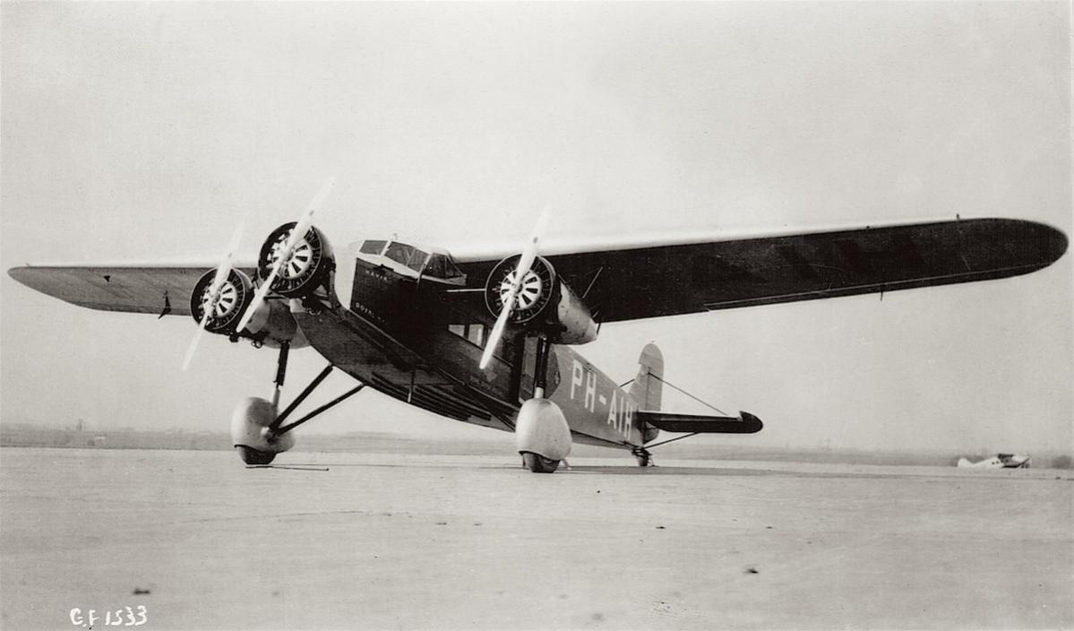 Naam: Foto 153. PH-AIH 'Havik'. Fokker F.XII kopie.jpg
Bekeken: 1399
Grootte: 73,5 KB