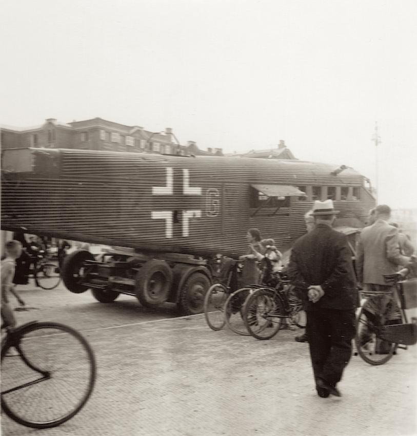 Naam: Scheveningen. '1Z+GY'. Ju-52 op oplegger.jpg
Bekeken: 303
Grootte: 70,5 KB