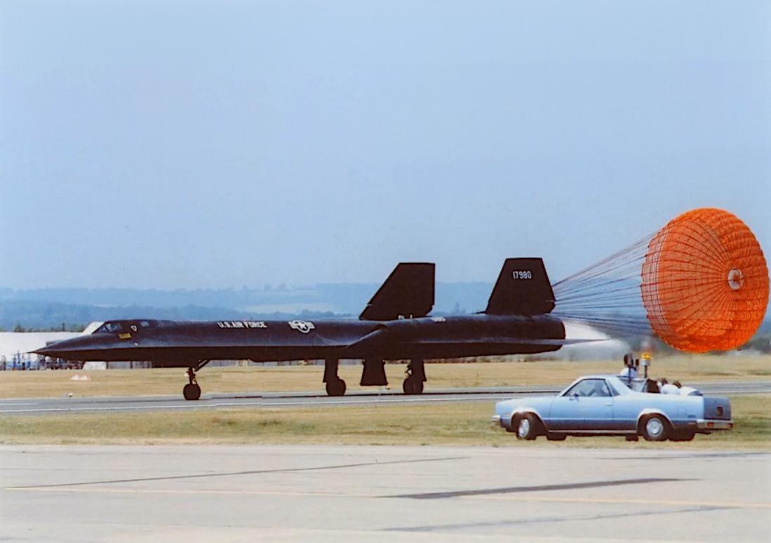 Naam: Foto 887. 17980 (= 61-7980). Lockheed SR-71A Blackbird. (MSN 2031). Assigned to NASA Dryden Flig.jpg
Bekeken: 230
Grootte: 63,1 KB