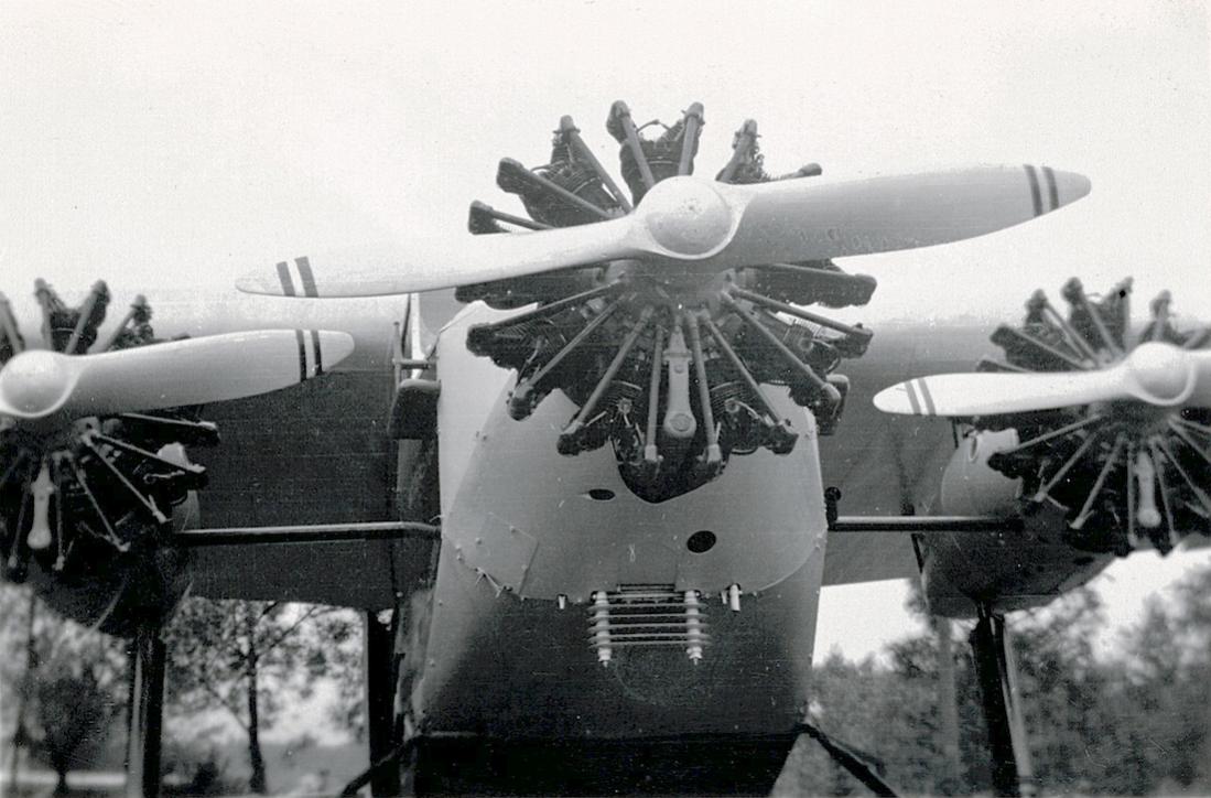 Naam: Foto 11. Fokker F.XIV-3m %22Watersnip%22 op Luchtvaarttentoonstelling Soesterdal -1.jpg
Bekeken: 1934
Grootte: 103,6 KB