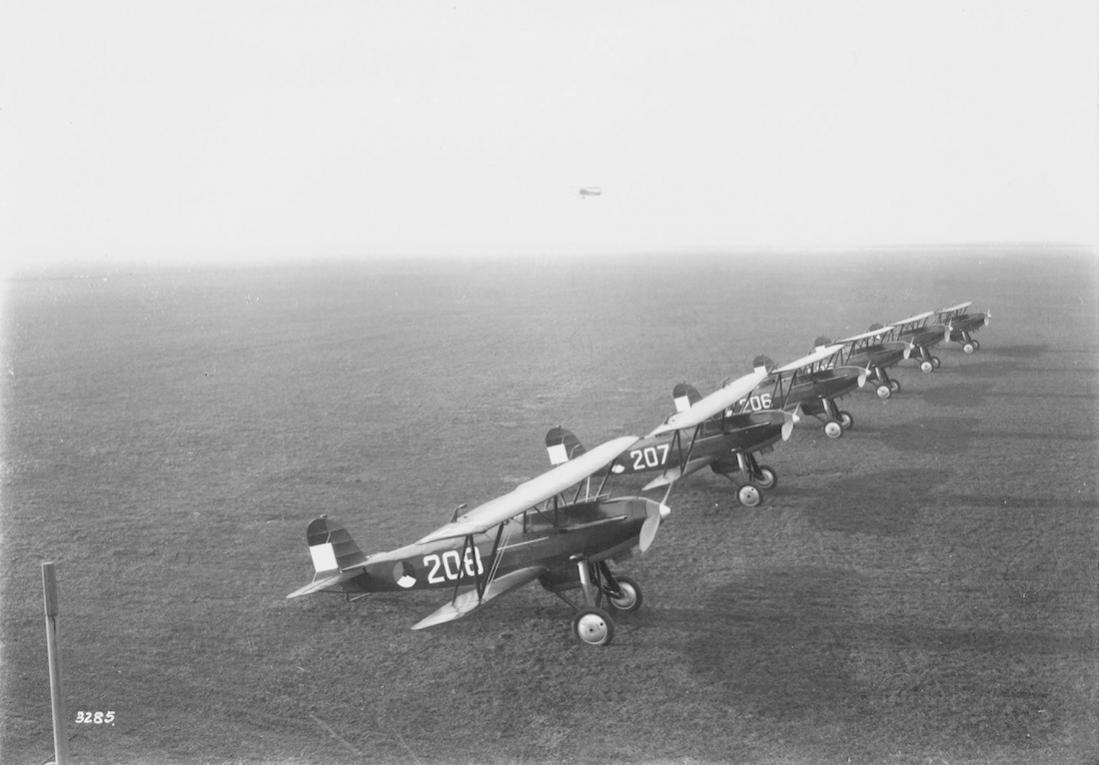 Naam: Foto 164. 208, 207, 206, etc. Fokker D.XVII. 1100 breed.jpg
Bekeken: 323
Grootte: 78,4 KB