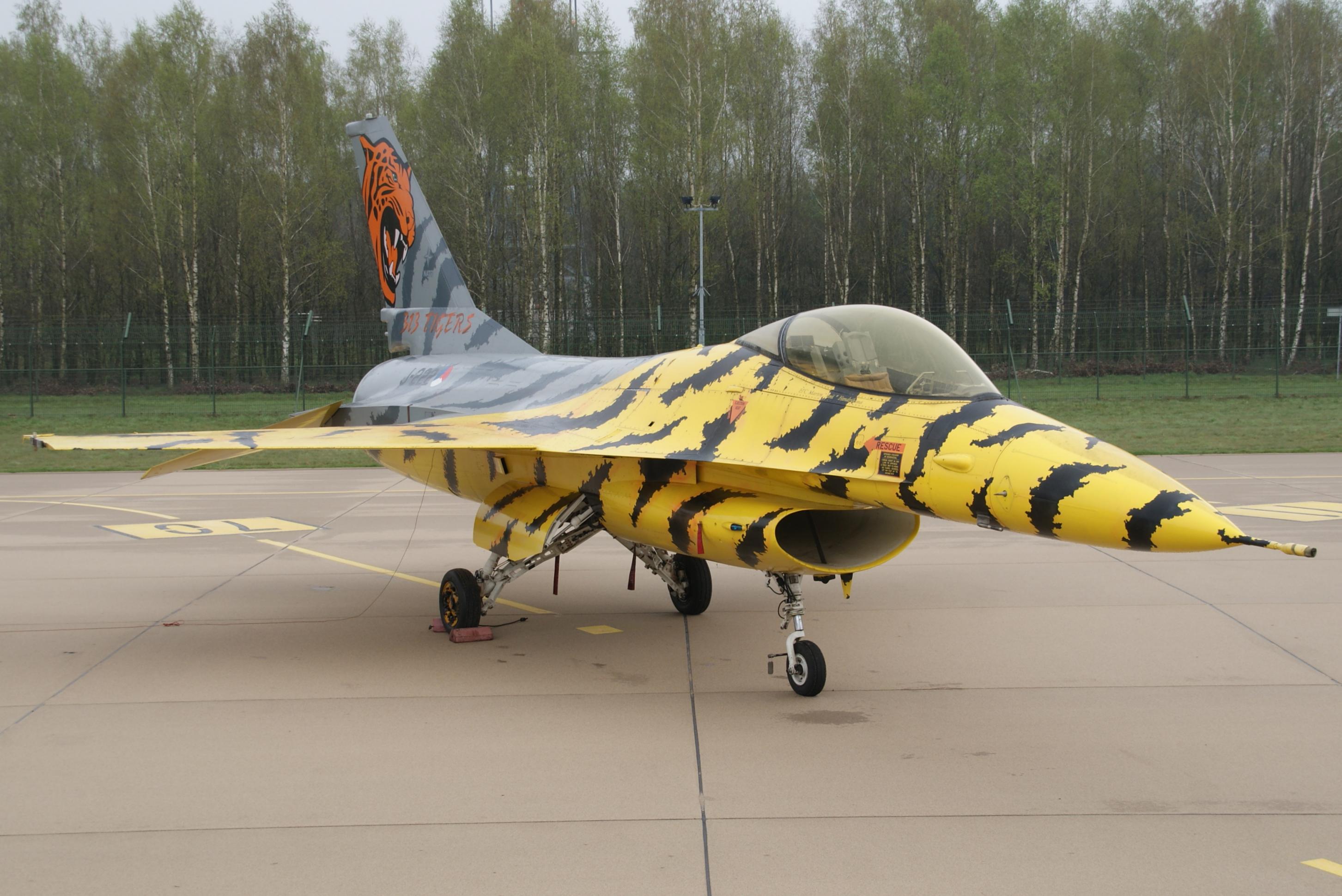 Naam: J-222 TIGER.jpg
Bekeken: 267
Grootte: 517,3 KB